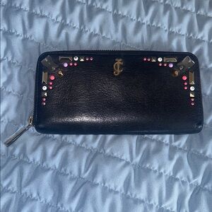 Juicy Couture Zipper 
Studded stones Wallet. Black and pink.